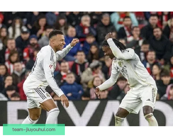 姆巴佩精彩助攻引领全场进攻球队获胜瞬间回顾