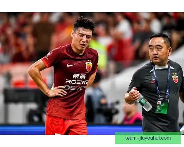 武磊因伤缺席国足客场挑战巴林赛前公布最新阵容调整